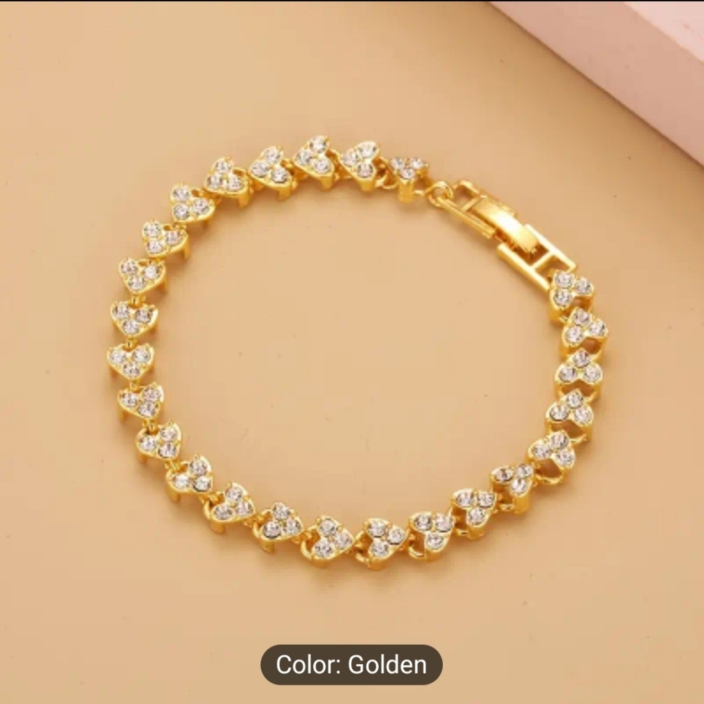 Elegant Gold Heart Bracelet